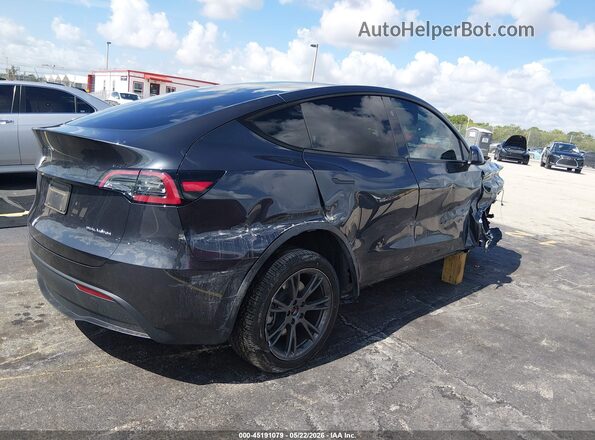 7SAYGDEE4RA302562 2024 TESLA MODEL Y Gray Задня права чверть