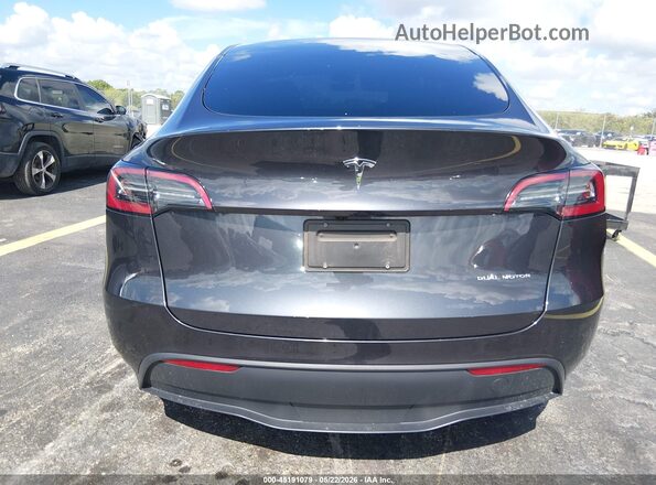 7SAYGDEE4RA302562 2024 TESLA MODEL Y Gray 