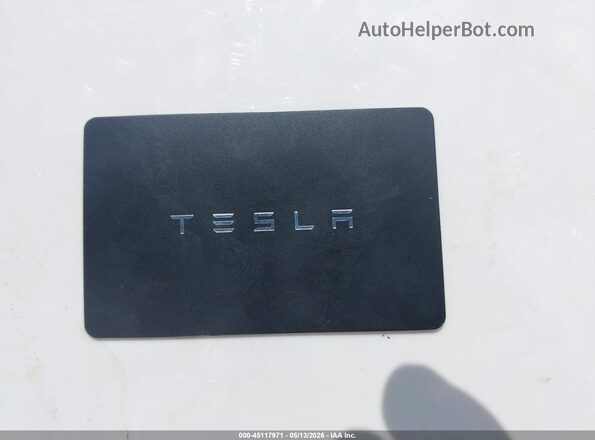 7SAYGDEE4SA346938 2025 TESLA MODEL Y Blue Widok deski rozdzielczej