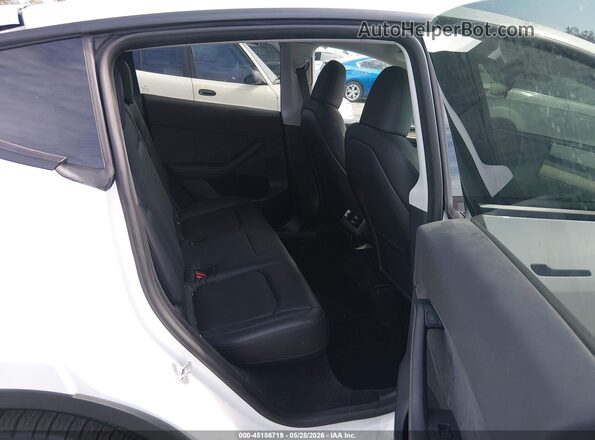 7SAYGDEE5PA047594 2023 TESLA MODEL Y White 