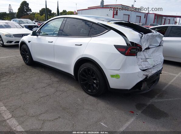 7SAYGDEE5PA047594 2023 TESLA MODEL Y White 