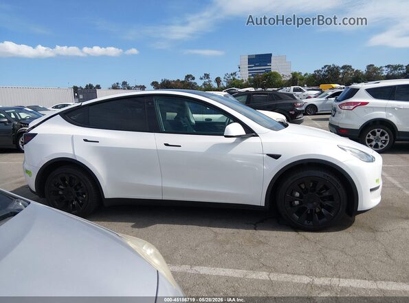 7SAYGDEE5PA047594 2023 TESLA MODEL Y White 