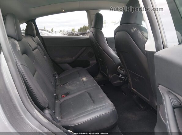 7SAYGDEE5SF248374 2025 TESLA MODEL Y Серебряный Вид задних сидений