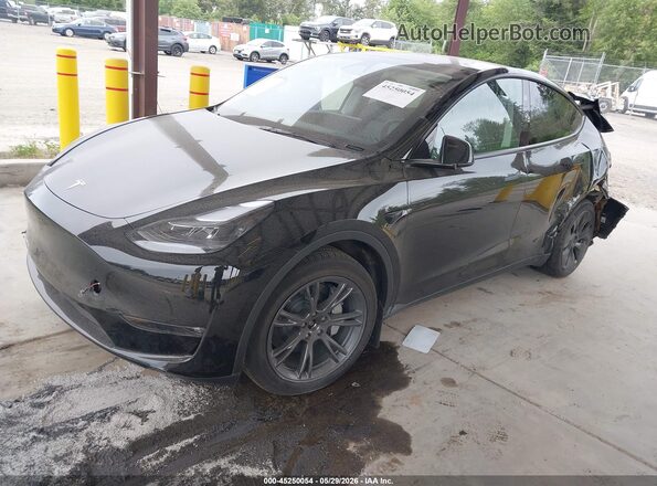 7SAYGDEE5SF300358 2025 TESLA MODEL Y Черный Передняя левая четверть