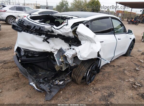 7SAYGDEE5TF586746 2026 TESLA MODEL Y Белый Задняя правая четверть