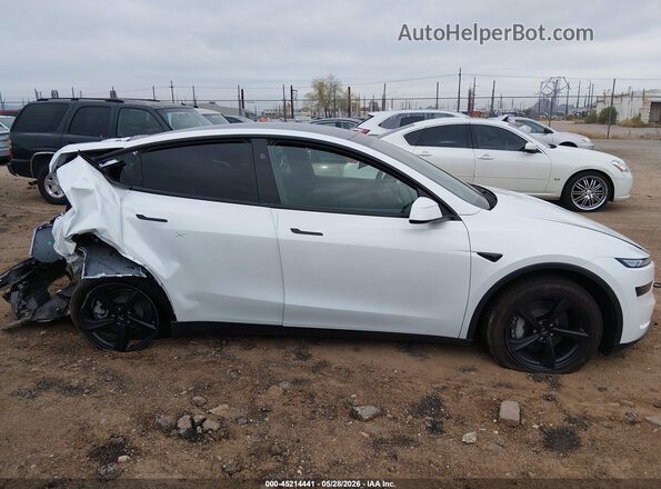 7SAYGDEE5TF586746 2026 TESLA MODEL Y Белый Вид задней части салона