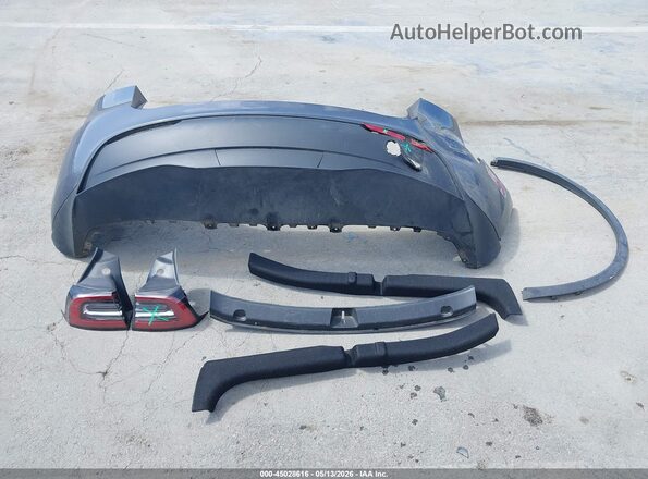 7SAYGDEE6PA198153 2023 TESLA MODEL Y Gray Սարքավորումների վահանակի տեսք