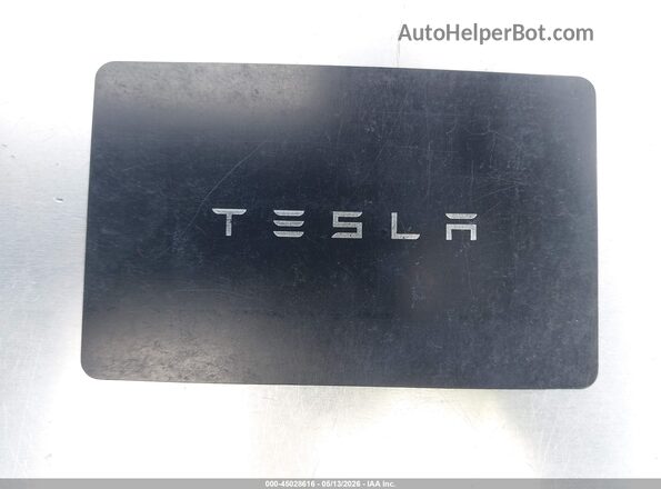 7SAYGDEE6PA198153 2023 TESLA MODEL Y Gray Առջևի վահանակի տեսք