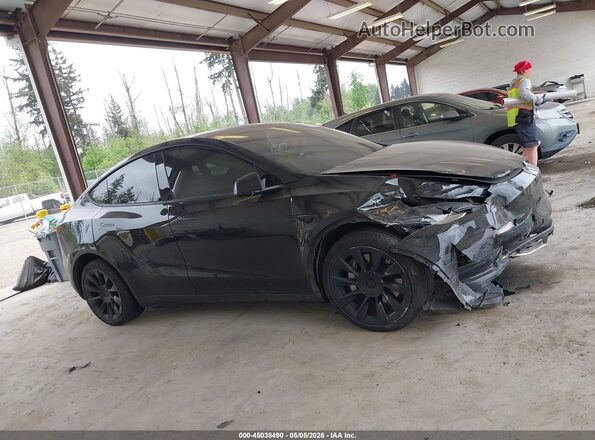 7SAYGDEE7PA135045 2023 TESLA MODEL Y Black Սալոնի հետևի տեսք