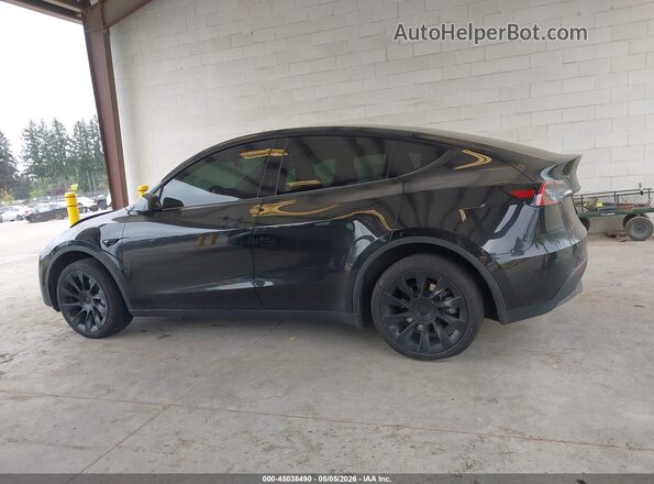 7SAYGDEE7PA135045 2023 TESLA MODEL Y Black Սալոնի 360 աստիճան տեսք