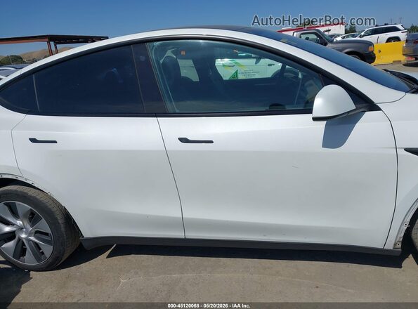 7SAYGDEE7PF740511 2023 TESLA MODEL Y Белый Панорамный вид салона 360°