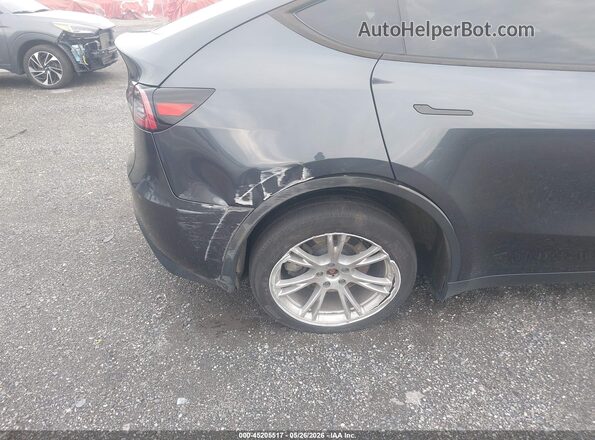7SAYGDEE7RA243197 2024 TESLA MODEL Y Gray 