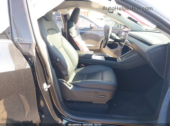 7SAYGDEE7TA472423 2026 TESLA MODEL Y Черный Вид салона спереди
