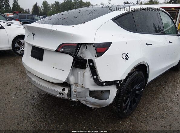 7SAYGDEE8NF568681 2022 TESLA MODEL Y White 