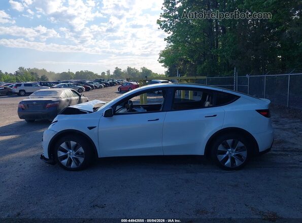 7SAYGDEE8PA056094 2023 TESLA MODEL Y Белый Панорамный вид салона 360°