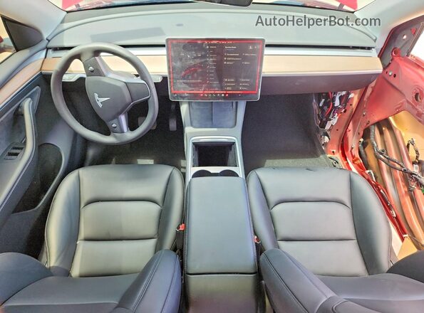7SAYGDEE8PA088690 2023 TESLA MODEL Red Vista del salpicadero