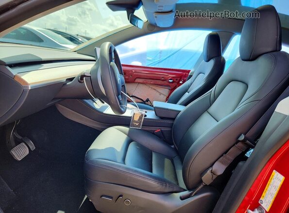 7SAYGDEE8PA088690 2023 TESLA MODEL Red Vista interior delantera