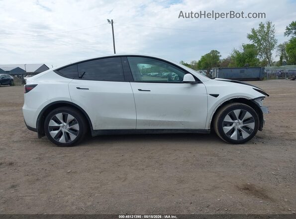 7SAYGDEE8PF773145 2023 TESLA MODEL Y White Vista interior trasera