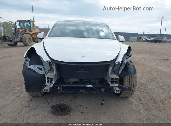 7SAYGDEE8PF773145 2023 TESLA MODEL Y White Vista del cuadro de instrumentos