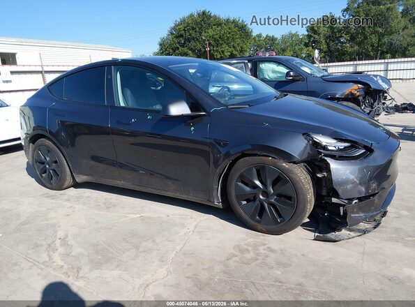7SAYGDEE8SA372281 2025 TESLA MODEL Y Gray Rear interior view