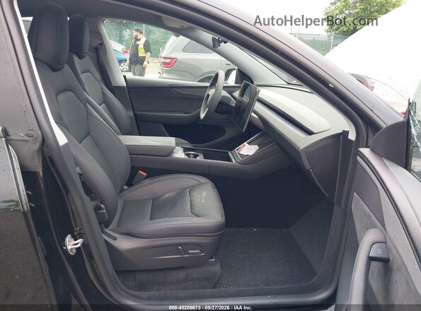 7SAYGDEE8TA594224 2026 TESLA MODEL Y Black წინა სალონის ხედი