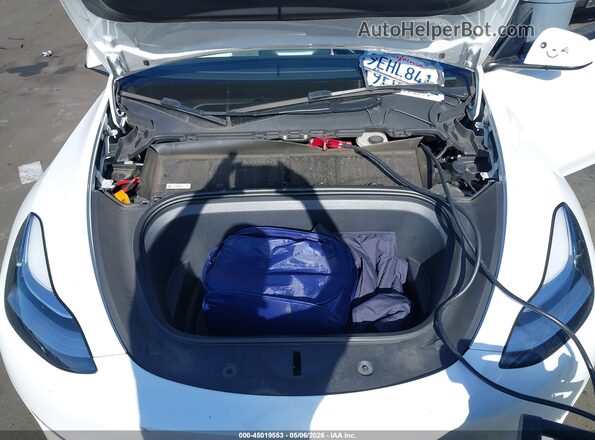 7SAYGDEE9PA034752 2023 TESLA MODEL Y White Հետևի տեսք