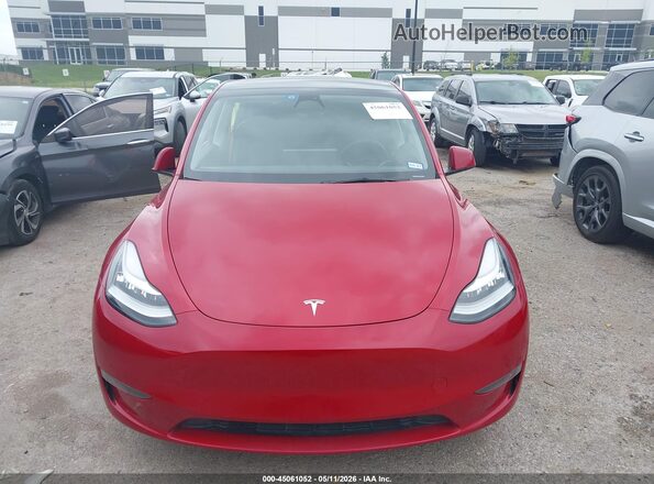 7SAYGDEE9PA094210 2023 TESLA MODEL Y Red Instrument cluster view