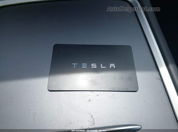 7SAYGDEE9PF613033 2023 TESLA MODEL Y Red Вид панелі приладів