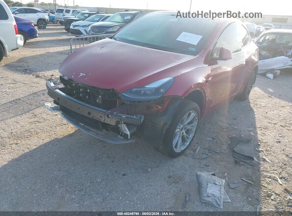 7SAYGDEE9RA266707 2024 TESLA MODEL Y Red Առջևի ձախ երեք քառորդ տեսարան