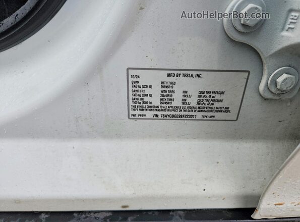 7SAYGDEE9SF223011 2025 TESLA MODEL Белый Вид подкапотного пространства