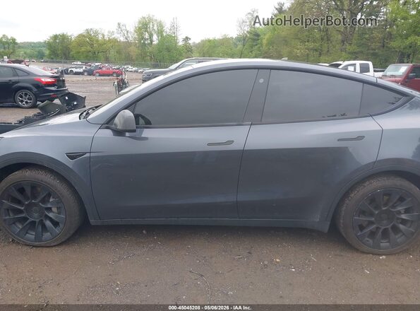 7SAYGDEEXNA009162 2022 TESLA MODEL Y Gray Սալոնի 360 աստիճան տեսք