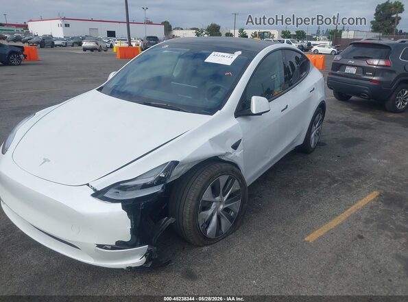 7SAYGDEEXPA027468 2023 TESLA MODEL Y Белый Передняя левая четверть