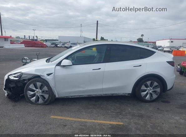7SAYGDEEXPA027468 2023 TESLA MODEL Y Белый Вид задней части салона