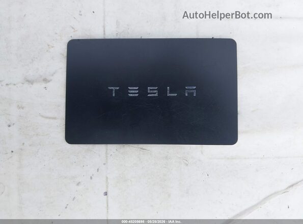 7SAYGDEEXPA157041 2023 TESLA MODEL Y Gray Widok deski rozdzielczej