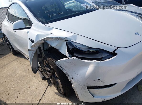 7SAYGDEF0NF308168 2022 TESLA MODEL Y White Front view