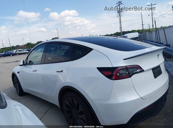 7SAYGDEF0NF308168 2022 TESLA MODEL Y White 360 interior view