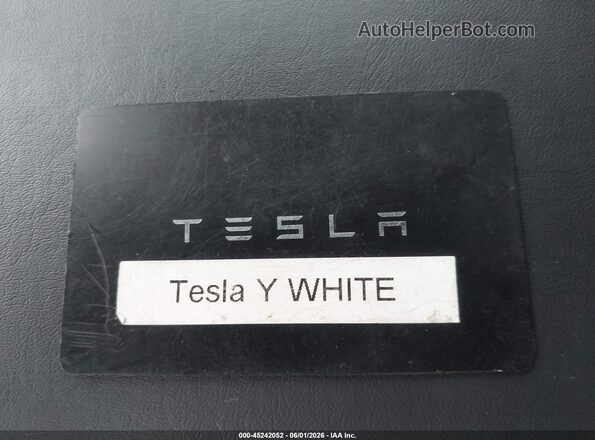 7SAYGDEF0NF308168 2022 TESLA MODEL Y White Dashboard view