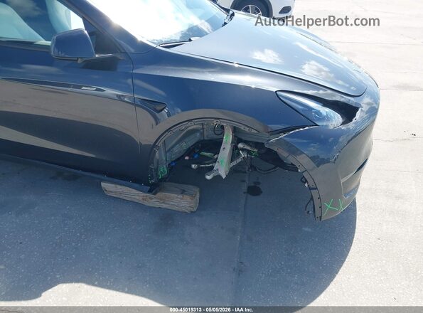 7SAYGDEF0RF048733 2024 TESLA MODEL Y Gray Front view