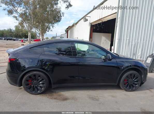 7SAYGDEF1PF766563 2023 TESLA MODEL Y Black Вид задньої частини салону
