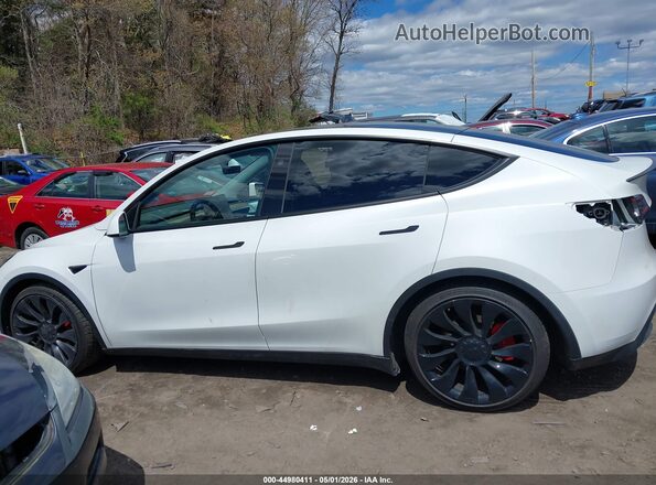 7SAYGDEF1PF797800 2023 TESLA MODEL Y White Սալոնի 360 աստիճան տեսք