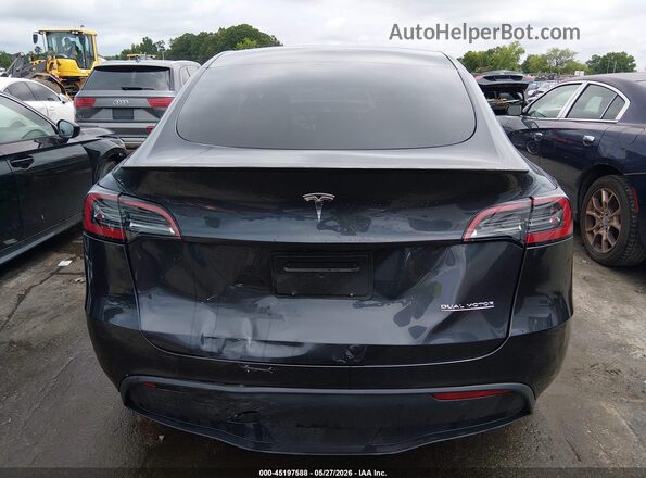 7SAYGDEF1RF034906 2024 TESLA MODEL Y Gray 