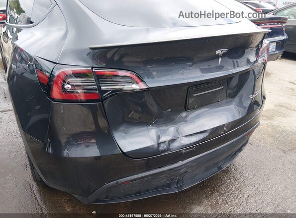 7SAYGDEF1RF034906 2024 TESLA MODEL Y Gray Front view