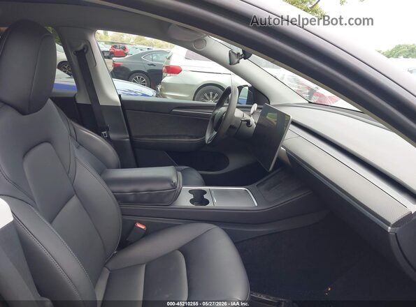 7SAYGDEF2PF863870 2023 TESLA MODEL Y Black Widok wnętrza z przodu