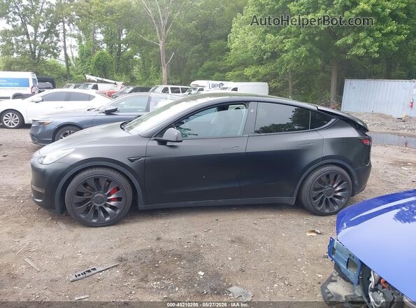 7SAYGDEF2PF863870 2023 TESLA MODEL Y Black Widok wnętrza z tyłu