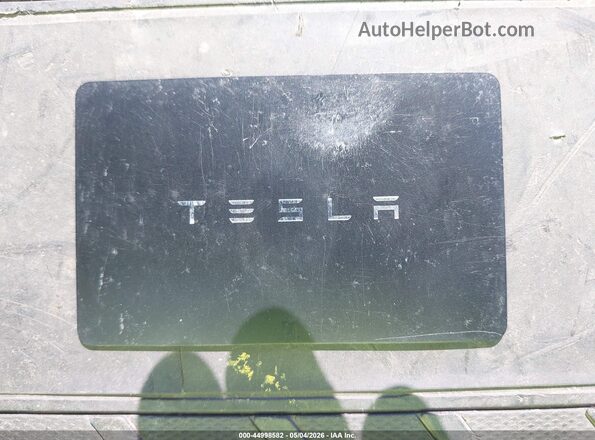 7SAYGDEF2RA333527 2024 TESLA MODEL Y Gray Առջևի վահանակի տեսք