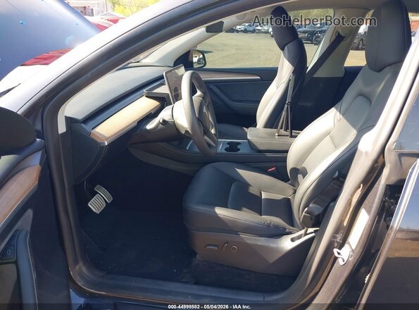 7SAYGDEF2RA333527 2024 TESLA MODEL Y Gray Սալոնի դիմացի տեսք
