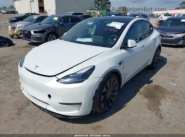 7SAYGDEF3NF379669 2022 TESLA MODEL Y Белый Передняя левая четверть