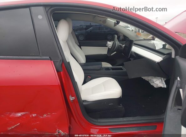 7SAYGDEF3NF488410 2022 TESLA MODEL Y Red წინა სალონის ხედი