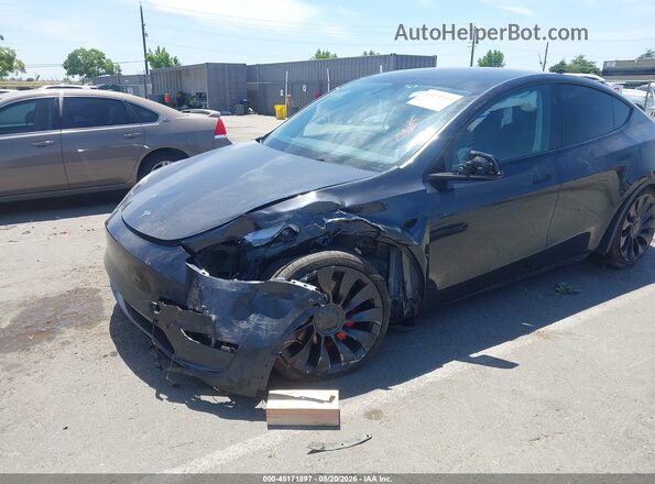 7SAYGDEF3RF020778 2024 TESLA MODEL Y Dark Blue Widok z przodu