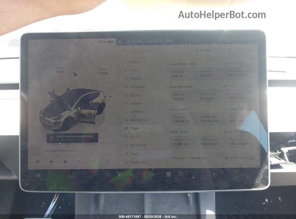 7SAYGDEF3RF020778 2024 TESLA MODEL Y Dark Blue Widok tylnych siedzeń
